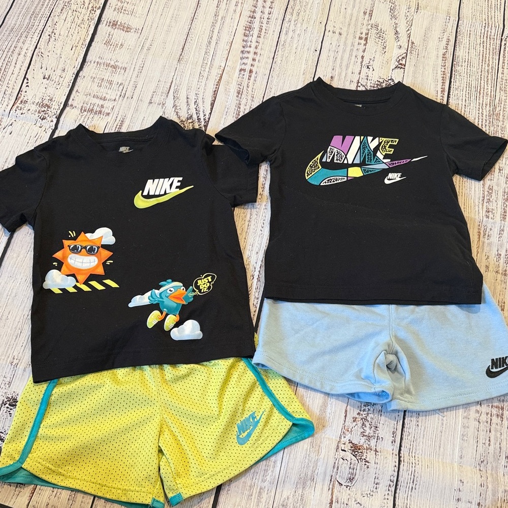 Nike Set of 2